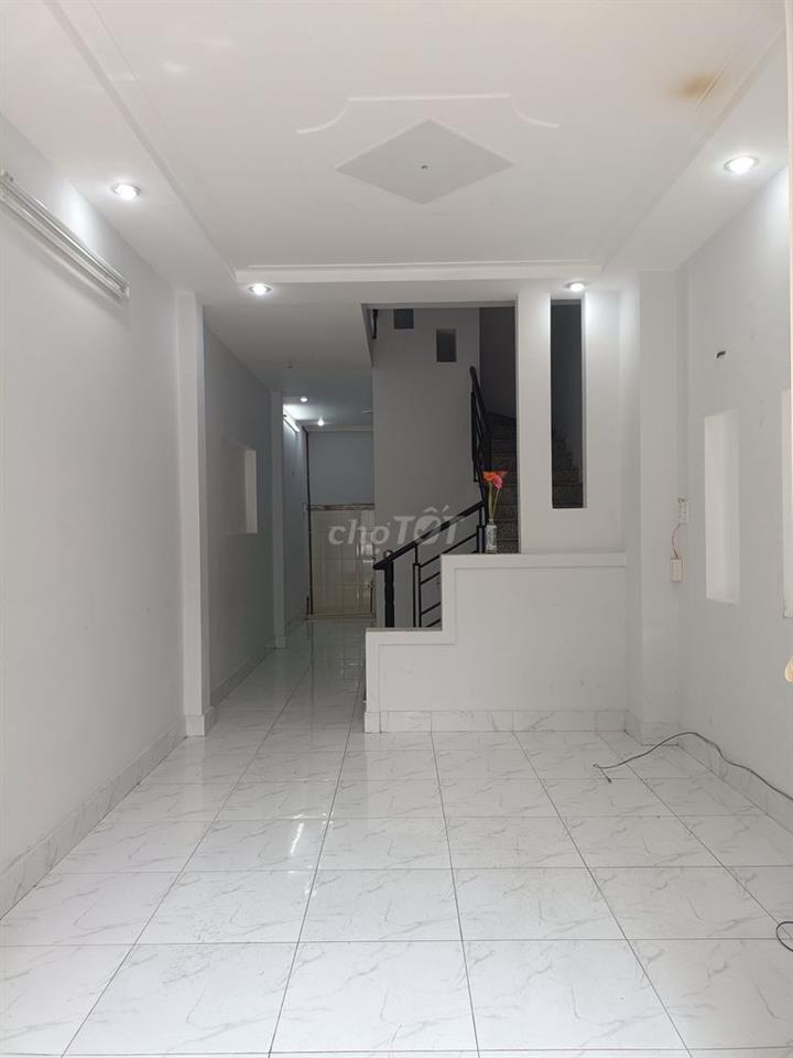 BÁN GẤP NHÀ 2 TẦNG – VỊ TRÍ KINH DOANH ĐẸP – GẦN BIỂN VŨNG TÀU