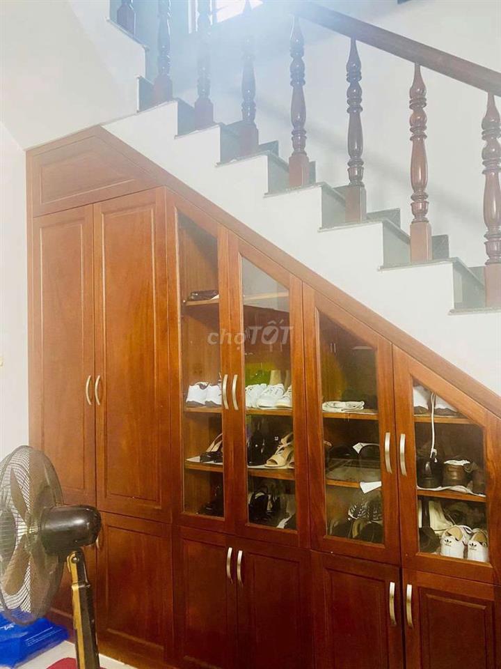 BÁN NHÀ 2 LẦU MÁI NGÓI.  GẦN GIÁO XỨ HẢI SƠN 