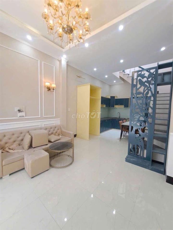 Nhà mới đẹp đang cho thuê cần tiền bán rẻ