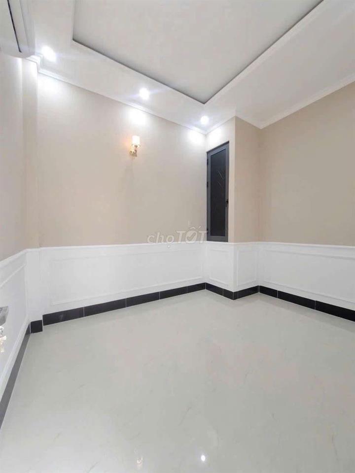 Nhà mới đẹp đang cho thuê cần tiền bán rẻ