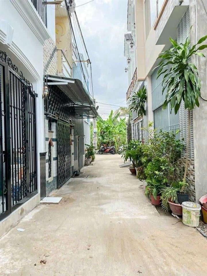 Nhà mới đẹp đang cho thuê cần tiền bán rẻ