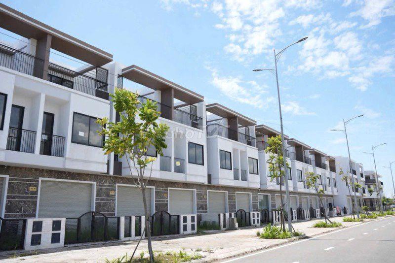 cần bán gấp nhà phố The Light City – dãy LK5
