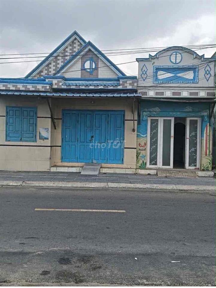 Cần tiền nên cần bán nhà mặt tiền biển, bờ kè Phước Hải