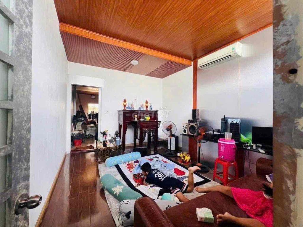 nhà 2 mặt tiền 87m2 hướng tây nam