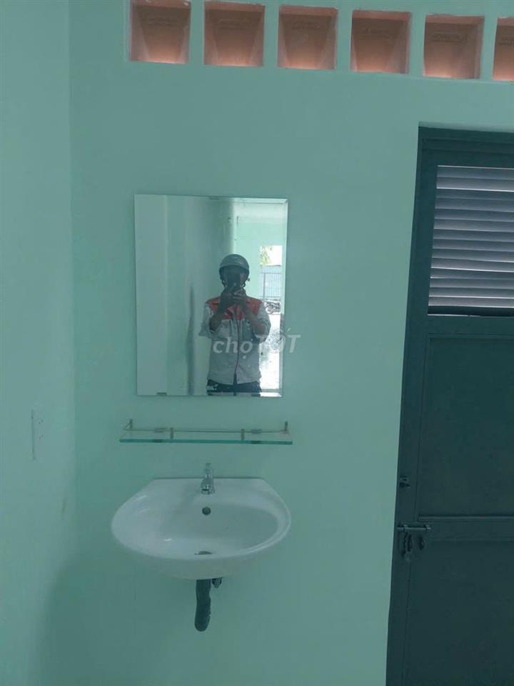 Cho Thuê lâu dài nhà mới (5*25, 2PN, 1PK, 1PB, 1WC, sân oto). Giá 4tr