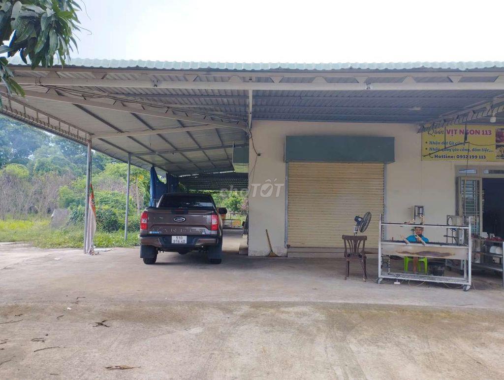 CHO THUÊ MẶT BẰNG SÁT CỔNG KHU CÔNG NGHIỆP ĐẤT ĐỎ 