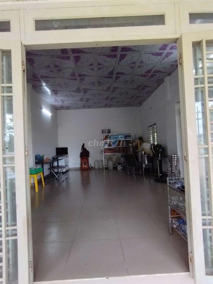 CHO THUÊ MẶT BẰNG SÁT CỔNG KHU CÔNG NGHIỆP ĐẤT ĐỎ 