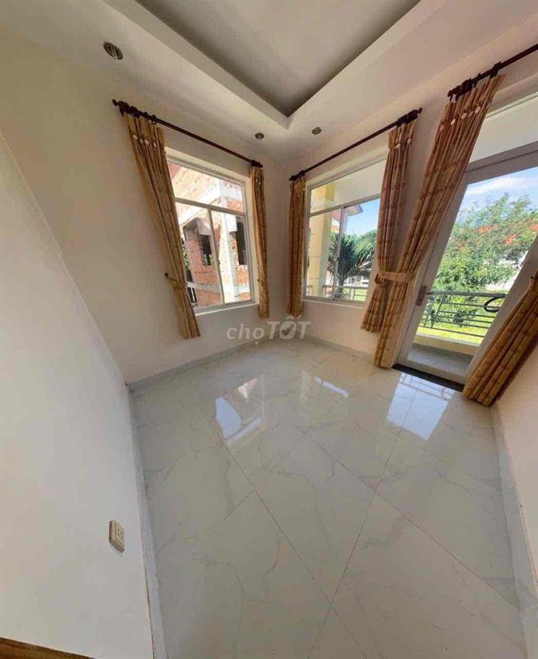 cho thuê biệt thự 5pn gần chợ  Tóc Tiên
