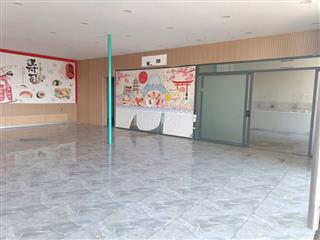Mặt bằng kinh doanh  2 cửa kính ngay đường số 1 ngã tư số 10.