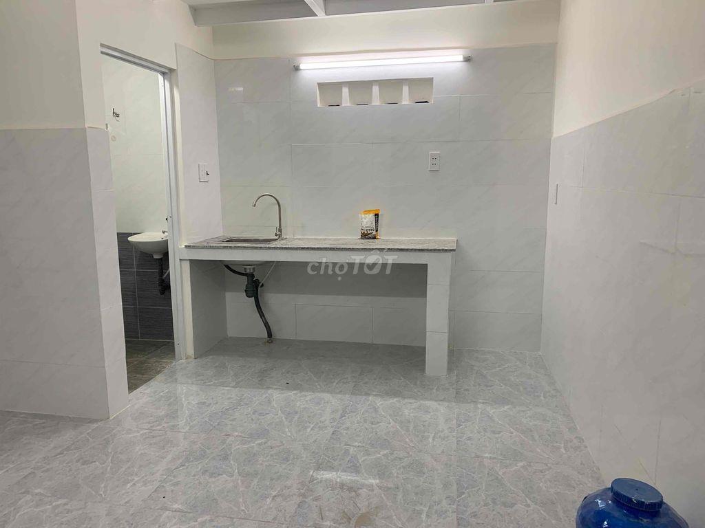 CHÍNH CHỦ - PHÒNG CAO THOÁNG MÁT, GÁC ỐP FULL ĐI LẠI THOẢI MÁI