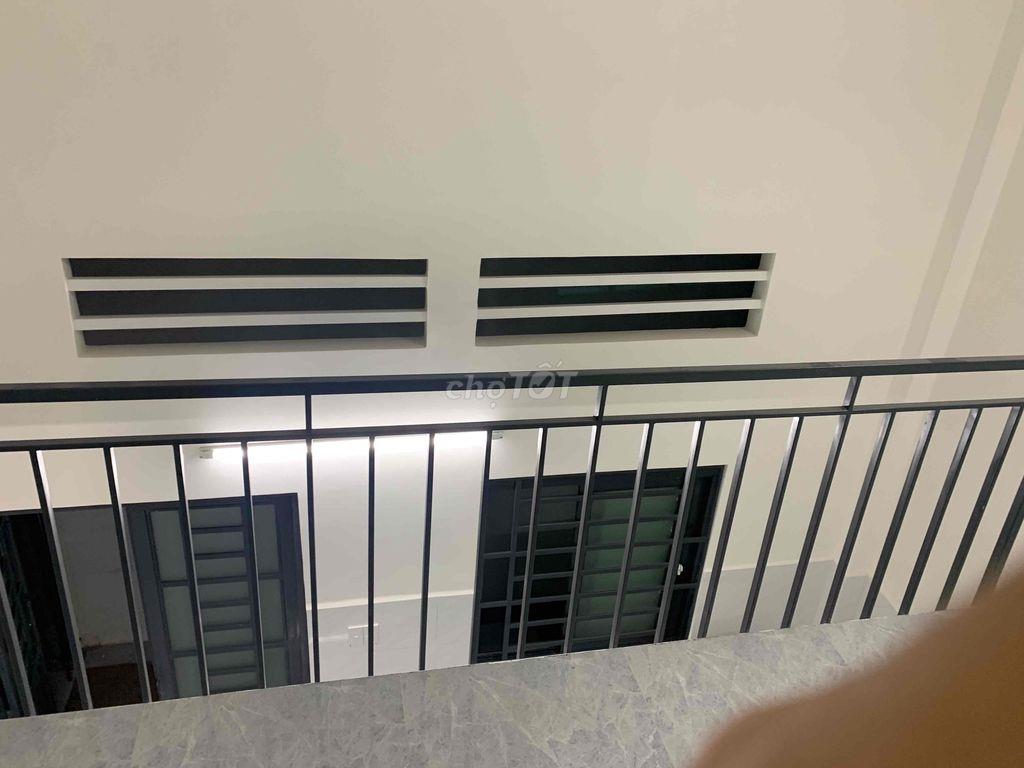 CHÍNH CHỦ - PHÒNG CAO THOÁNG MÁT, GÁC ỐP FULL ĐI LẠI THOẢI MÁI