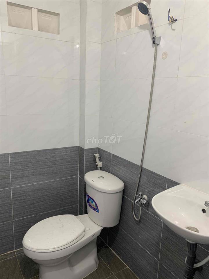 CHÍNH CHỦ - PHÒNG CAO THOÁNG MÁT, GÁC ỐP FULL ĐI LẠI THOẢI MÁI