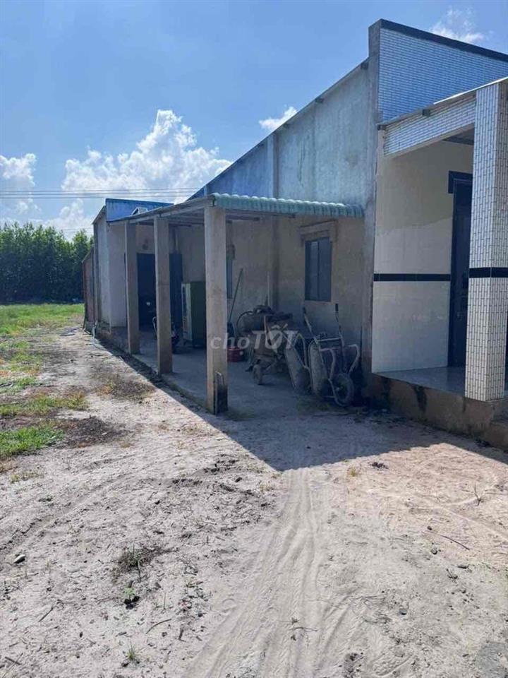 Chính chủ bán đất 1.040m² có nhà cấp 4 mới xây