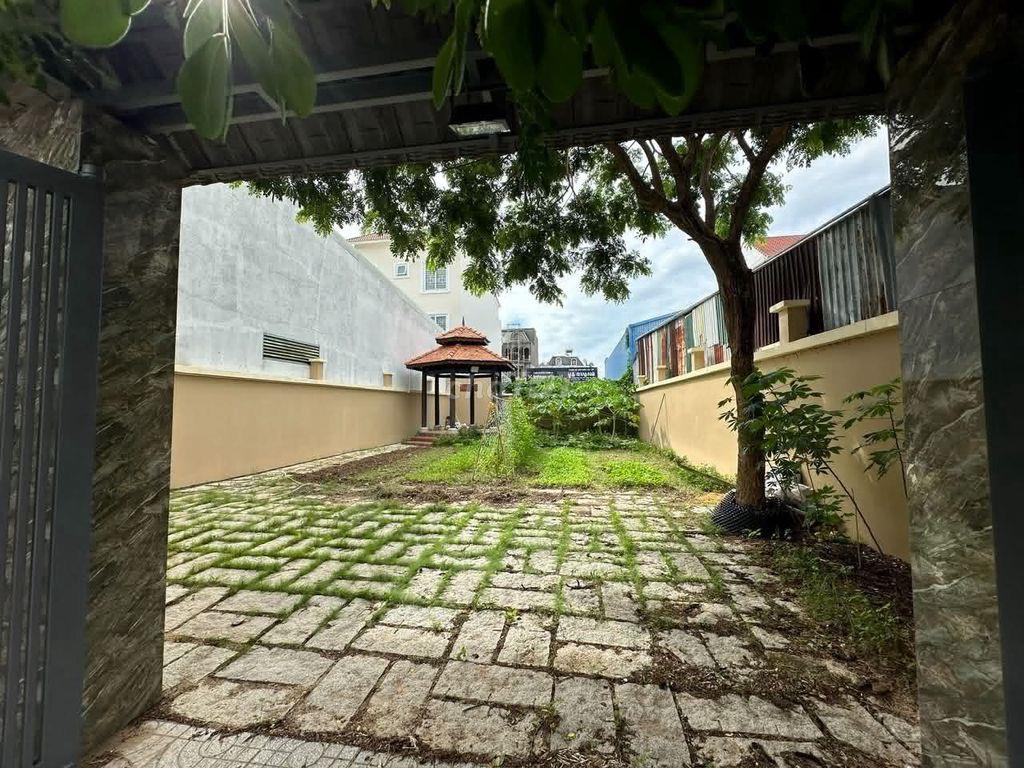 CHỈ MỘT LÔ! Đất thổ cư 215m² đường Ngư Phủ – ngang rộng, dễ xây dựng