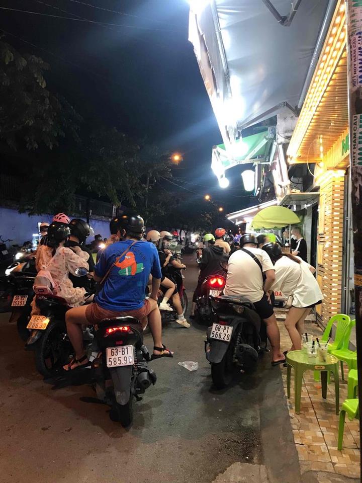 NHÀ CHO THUÊ ĐỐI DIỆN TRƯỜNG CẤP 3, Sát trường Đại học