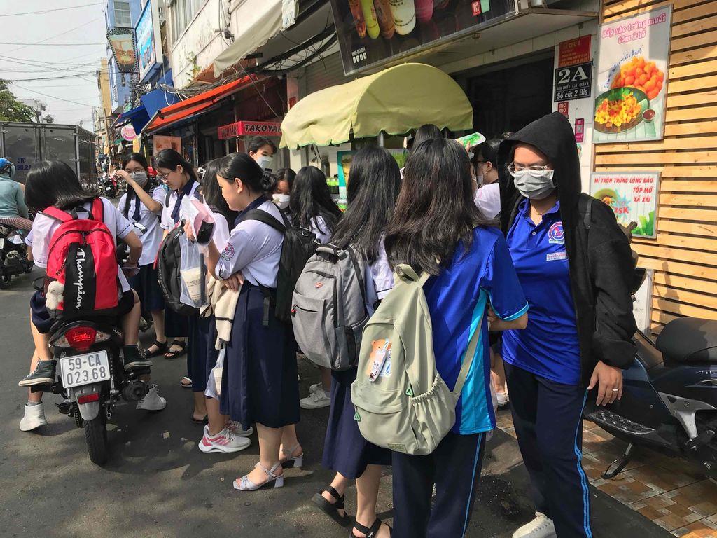NHÀ CHO THUÊ ĐỐI DIỆN TRƯỜNG CẤP 3, Sát trường Đại học