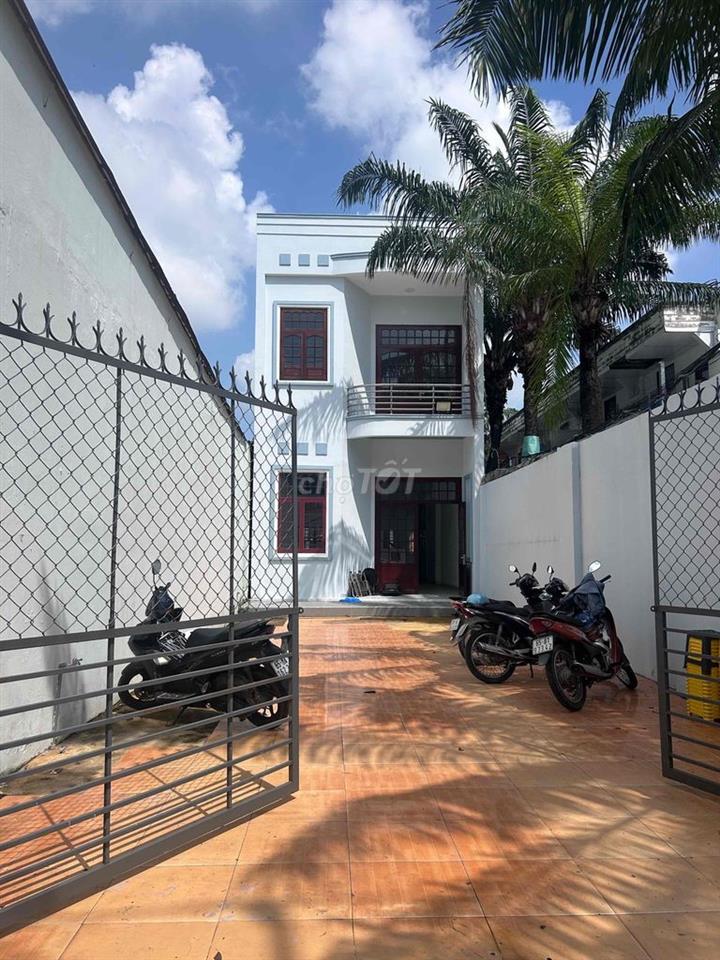 cần bán nhà mặt tiền 30/4