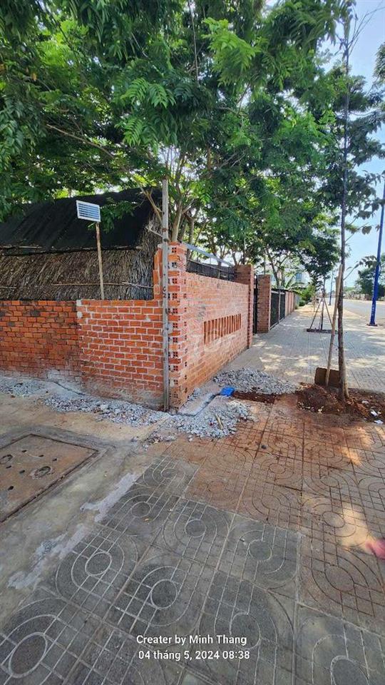 Bán nhà đất cấp 4 mặt tiền đường Tạ Văn Sáu