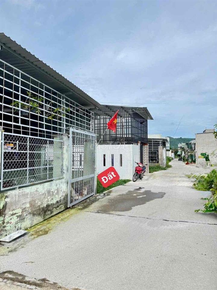 Đất long hải sau nhà nghỉ thuỳ nhiên