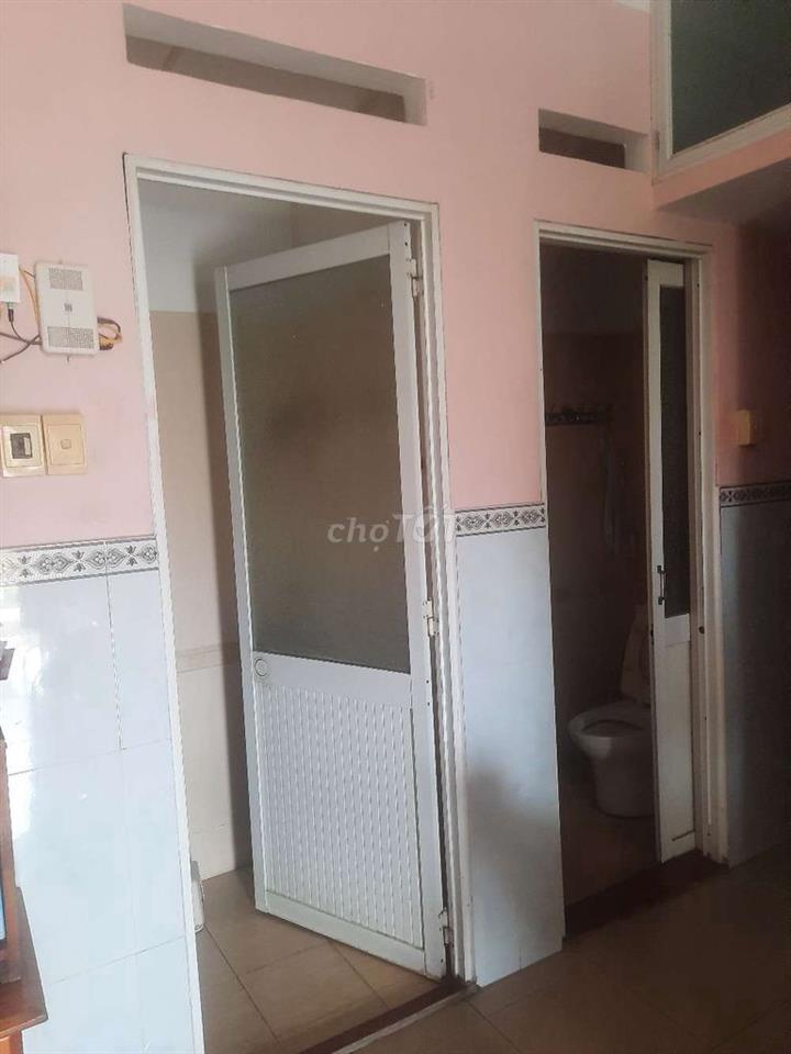 CẦN 2 NỮ Ở GHÉP