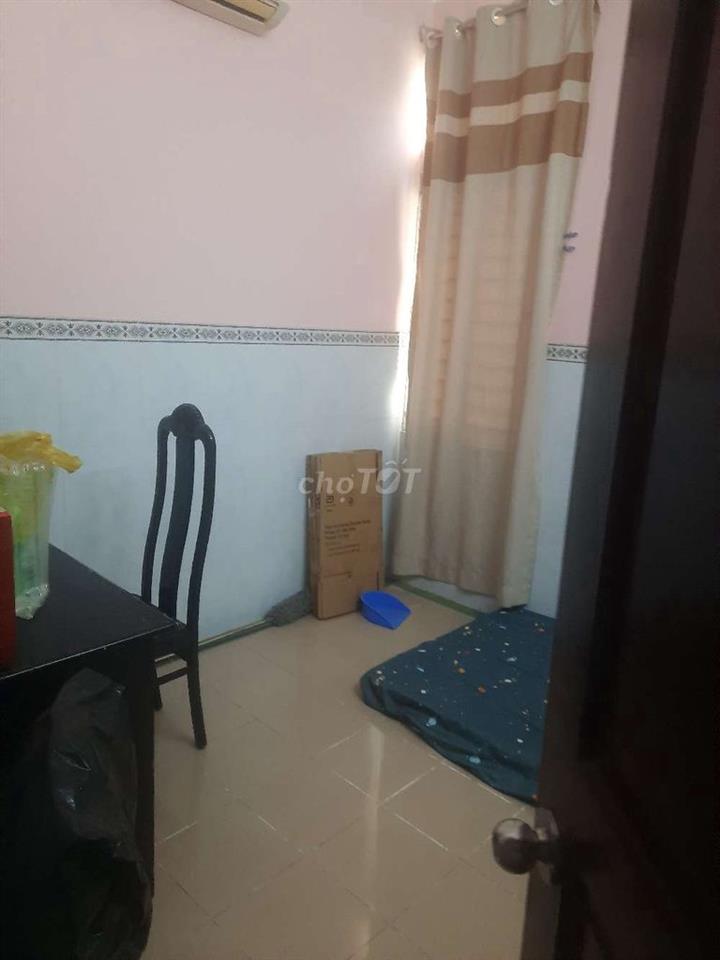 CẦN 2 NỮ Ở GHÉP