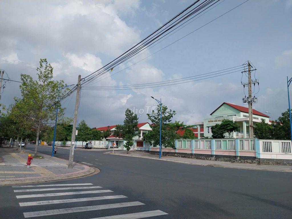 Chính chủ bán đất đường Phạm Văn Đồng, Khu Vạn Hạnh, Phú Mỹ, Vũng Tàu