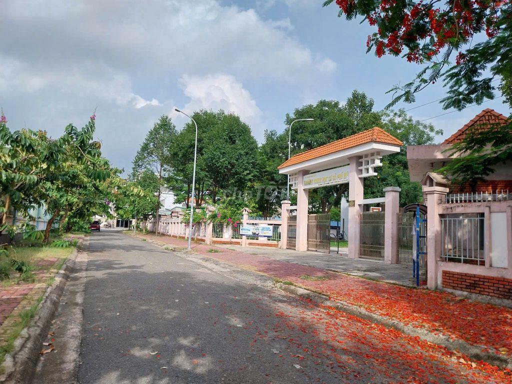 Chính chủ bán đất đường Phạm Văn Đồng, Khu Vạn Hạnh, Phú Mỹ, Vũng Tàu