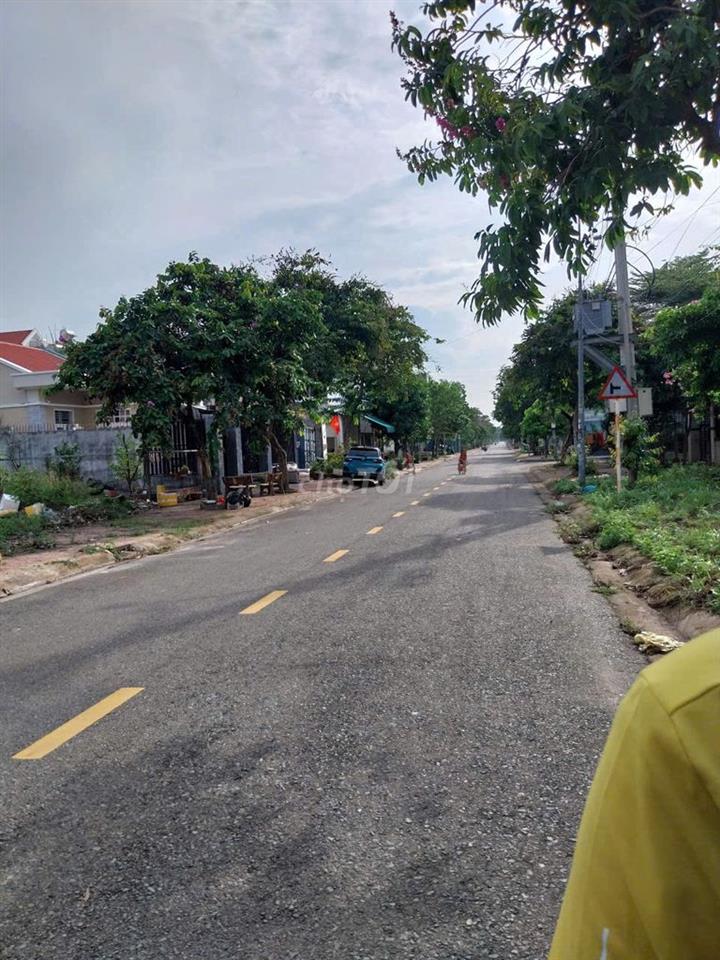 Chính chủ bán đất đường Phạm Văn Đồng, Khu Vạn Hạnh, Phú Mỹ, Vũng Tàu