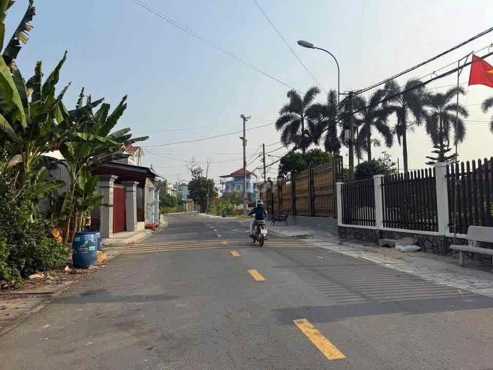 ĐẤT NGỘP WC