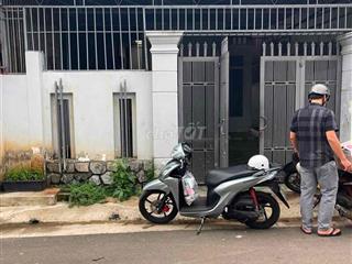 CHO THUÊ NHÀ - MẶT TIỀN ĐƯỜNG A MÍ ĐOAN - SÁT ĐƯỜNG AMA KHÊ