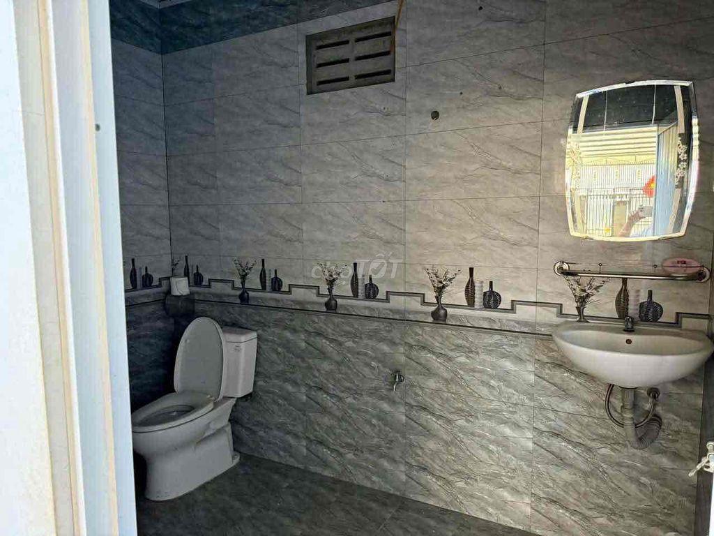 CHO THUÊ KHO, XƯỞNG - MẶT TIỀN ĐINH VĂN GIÓ - ĐƯỜNG AMA THAO VÀO 150m