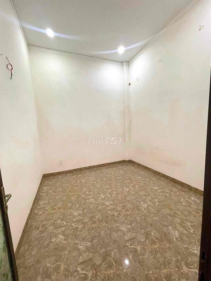 NHÀ ĐƯỜNG TRẦN NHẬT DUẬT NỐI DÀI KHU DU LỊCH AKO THÔNG.