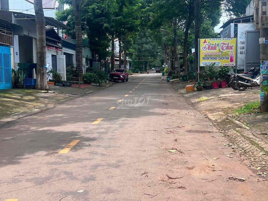 KHO, XƯỞNG MỚI - MẶT TIỀN Y LINH NIÊ PHẠM VĂN ĐỒNG VÀO 50m