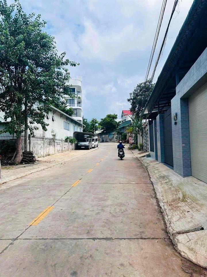 NHÀ NGUYÊN CĂN ĐẦY ĐỦ NỘI THẤT SỐ 49 Y ƠN  - NHÀ SƠN SỬA MỚI 100%