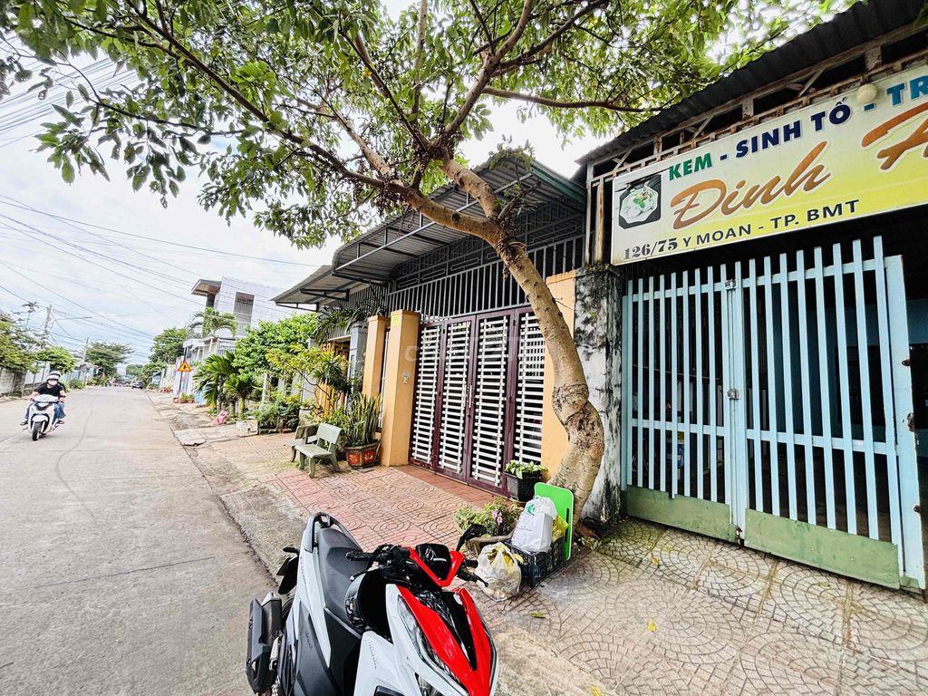 NHÀ MẶT TIỀN LƯƠNG VĂN CAN ( HẺM 126 Y MOAN)