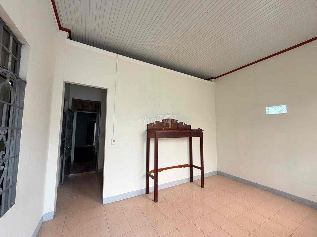 NHÀ MẶT TIỀN LÝ CHÍNH THẮNG
