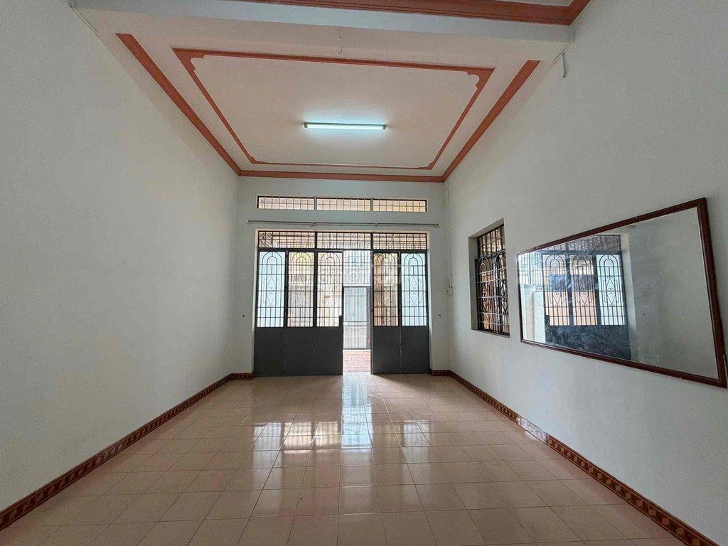 NHÀ MẶT TIỀN LÝ CHÍNH THẮNG