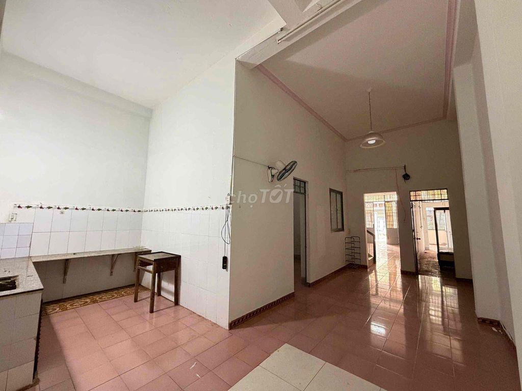 NHÀ MẶT TIỀN LÝ CHÍNH THẮNG
