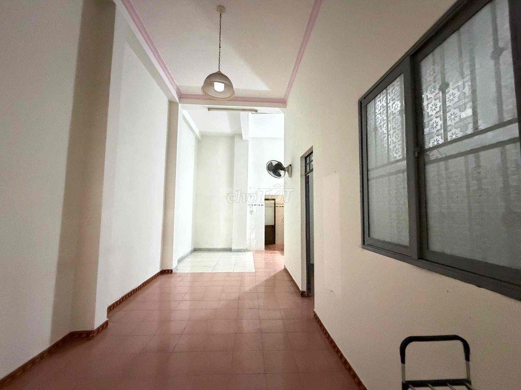NHÀ MẶT TIỀN LÝ CHÍNH THẮNG