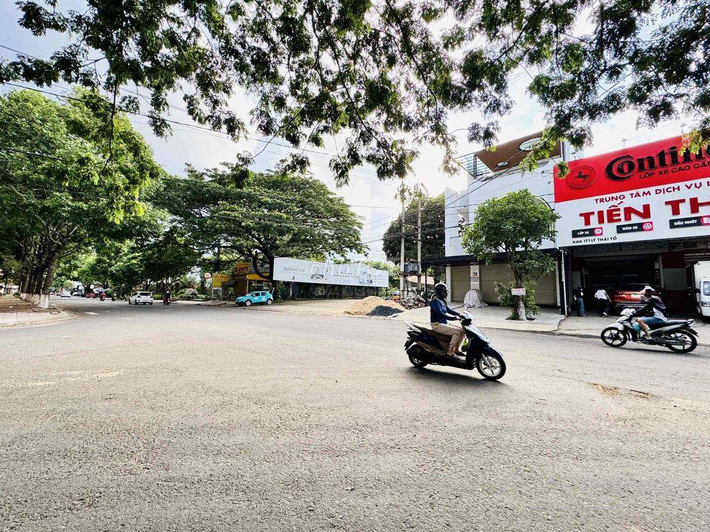 THUÊ MẶT BẰNG MỚI XÂY - MẶT TIỀN LÝ THÁI TỔ