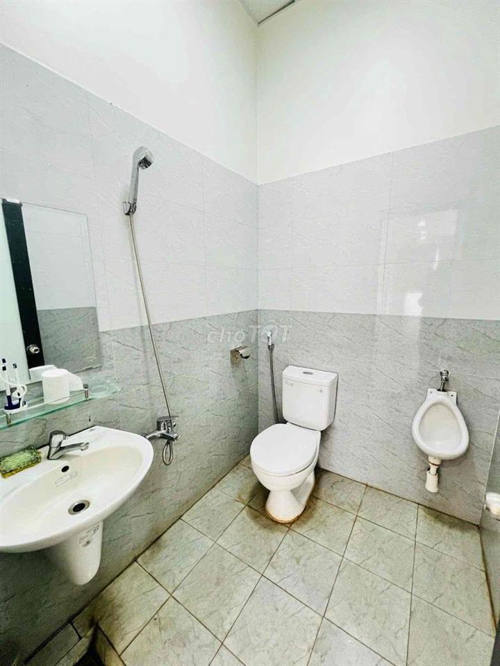 CHO THUÊ NHÀ MẶT TIỀN TÔN ĐỨC THẮNG - NGAY NGÃ 4 VĂN TIẾN DŨNG