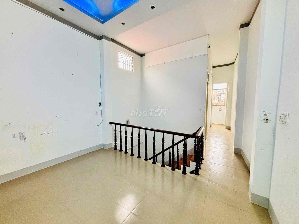 CHO THUÊ NHÀ - HẺM 105 LÊ HỒNG PHONG