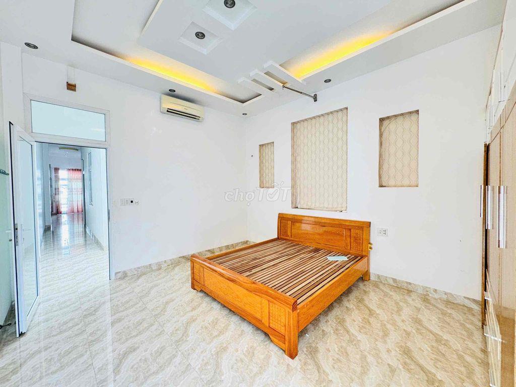 CHO THUÊ NHÀ MẶT TIỀN CAO XUÂN HUY