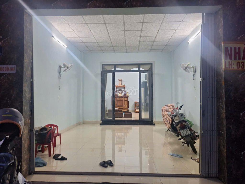 CẦN BÁN NHÀ CẤP 4, MẶT TIỀN, HƯỚNG ĐÔNG BẮC,