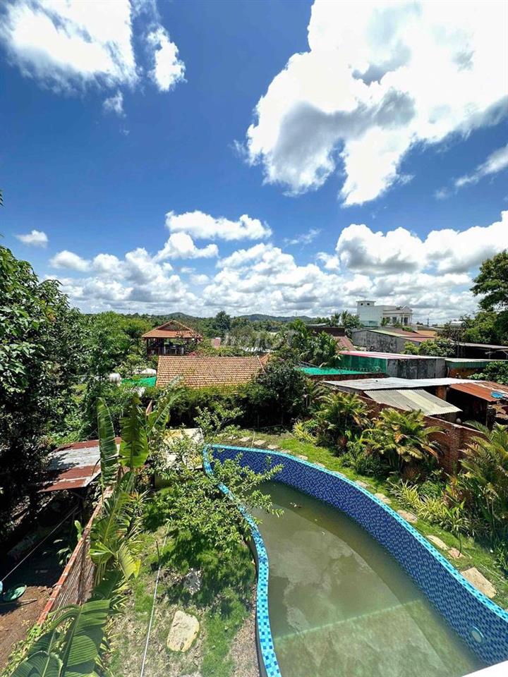 bán nhà villa hồ bơi, có sân vườn, sổ hồng riêng