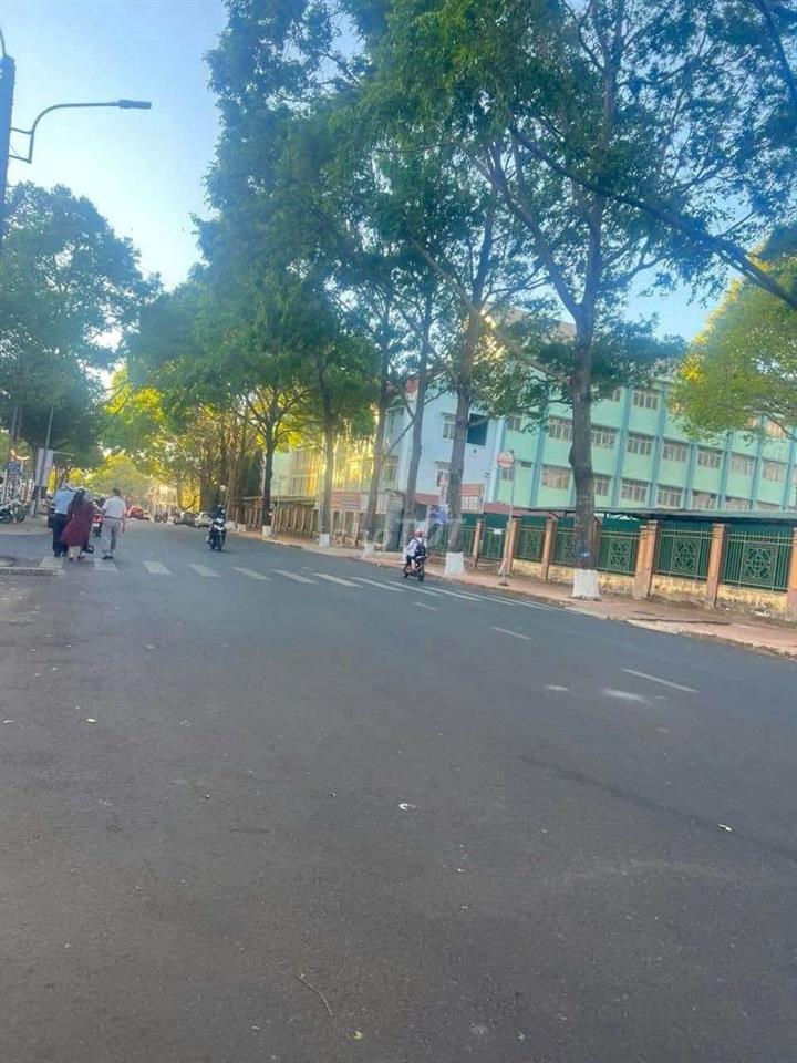 Bán nhà mặt tiền Nguyễn Đình Chiểu trung tâm BMT