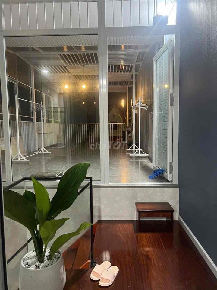 nhà phố sư vạn hạnh