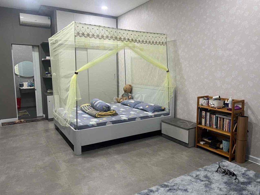 nhà phố sư vạn hạnh
