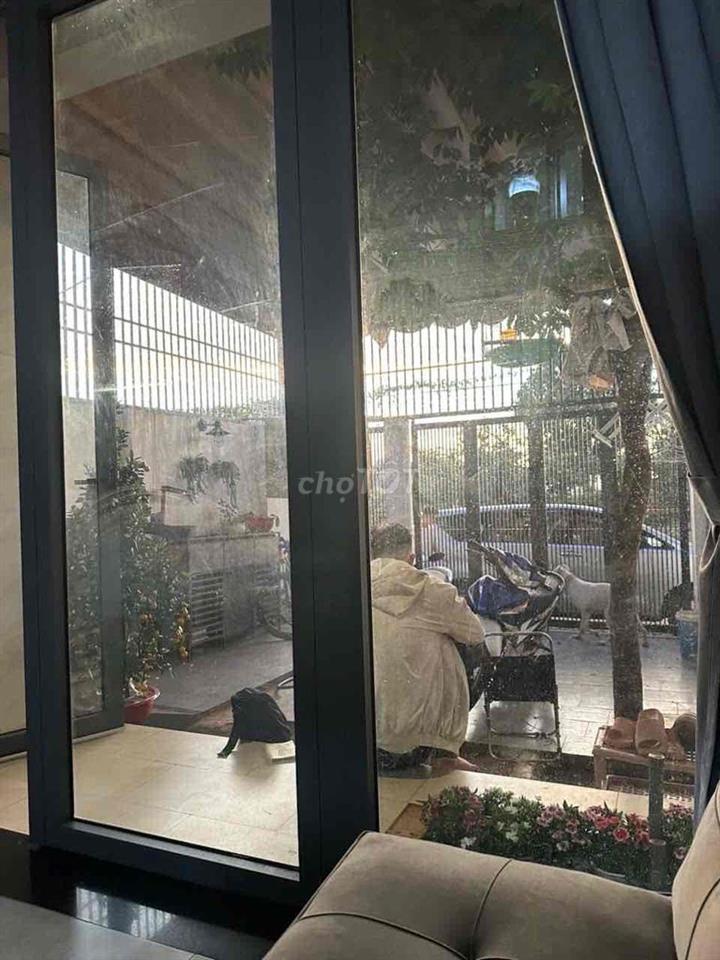 CẦN BÁN NHÀ CUỐI ĐƯỜNG Y MOAL RẼ TRÁI