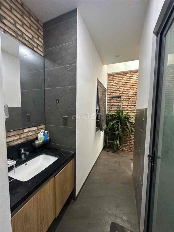 CẦN BÁN NHÀ CUỐI ĐƯỜNG Y MOAL RẼ TRÁI